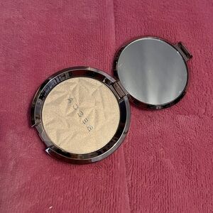 Becca Shimmering Skin Perfector Pressed Highlighter Vanilla Quartz